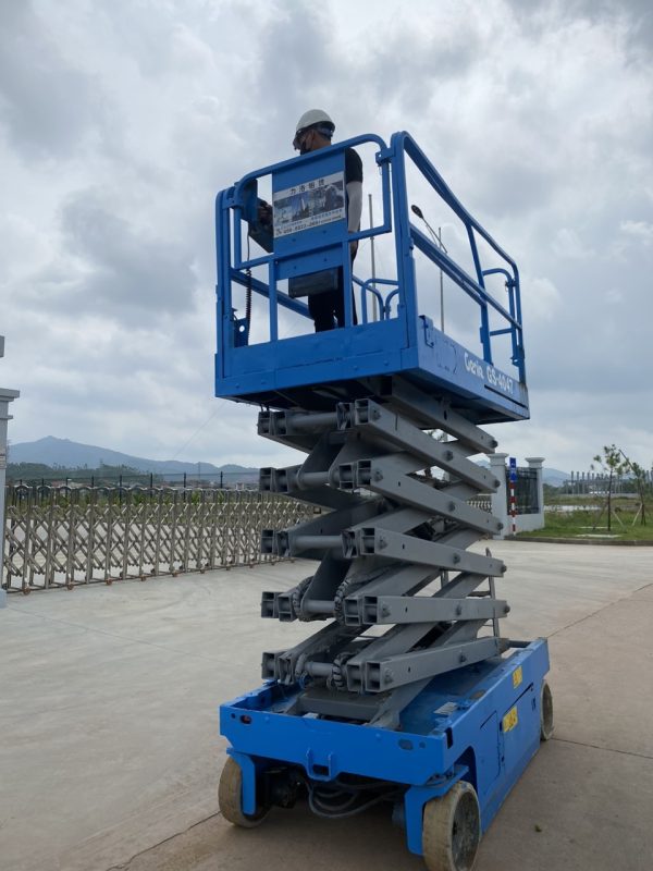 Công ty TNHH đầu tư công nghệ Minh Quân – Dịch vụ cho thuê xe nâng người tại Vĩnh Phúc…