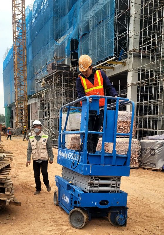 Công ty TNHH đầu tư công nghệ Minh Quân – Dịch vụ cho thuê xe nâng người tại Vĩnh Phúc…