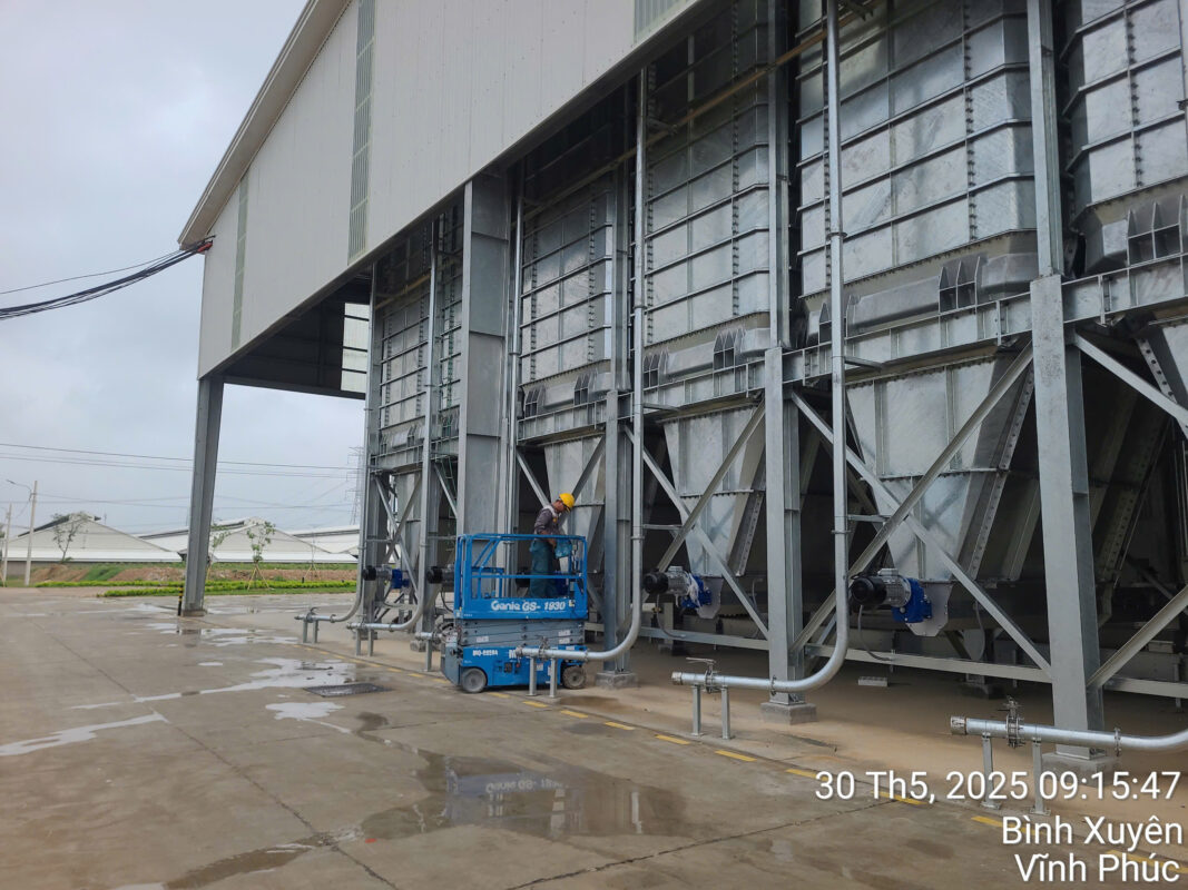 Công ty TNHH đầu tư công nghệ Minh Quân – Dịch vụ cho thuê xe nâng người tại Vĩnh Phúc…