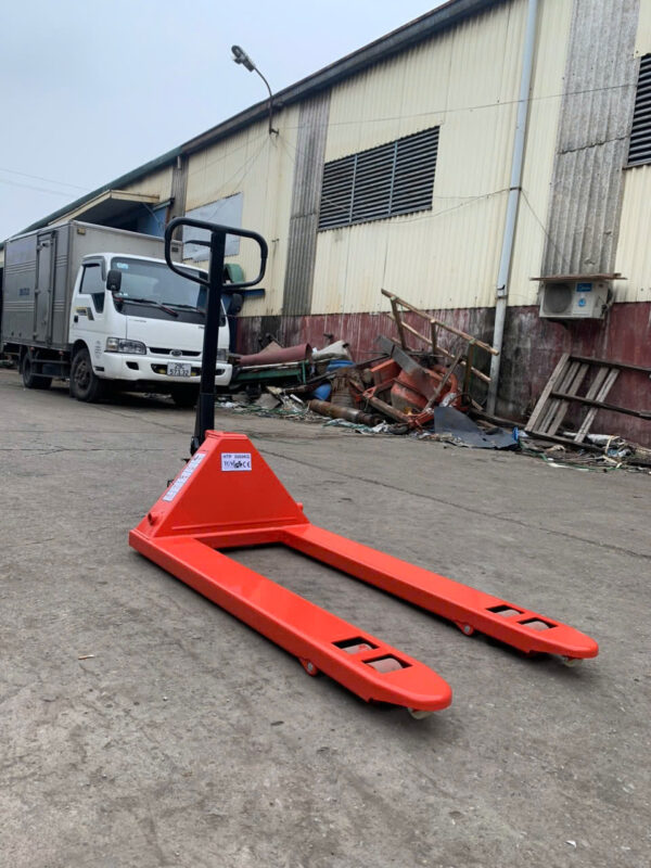 Công ty TNHH đầu tư công nghệ Minh Quân – Dịch vụ cho thuê xe nâng người tại Vĩnh Phúc…